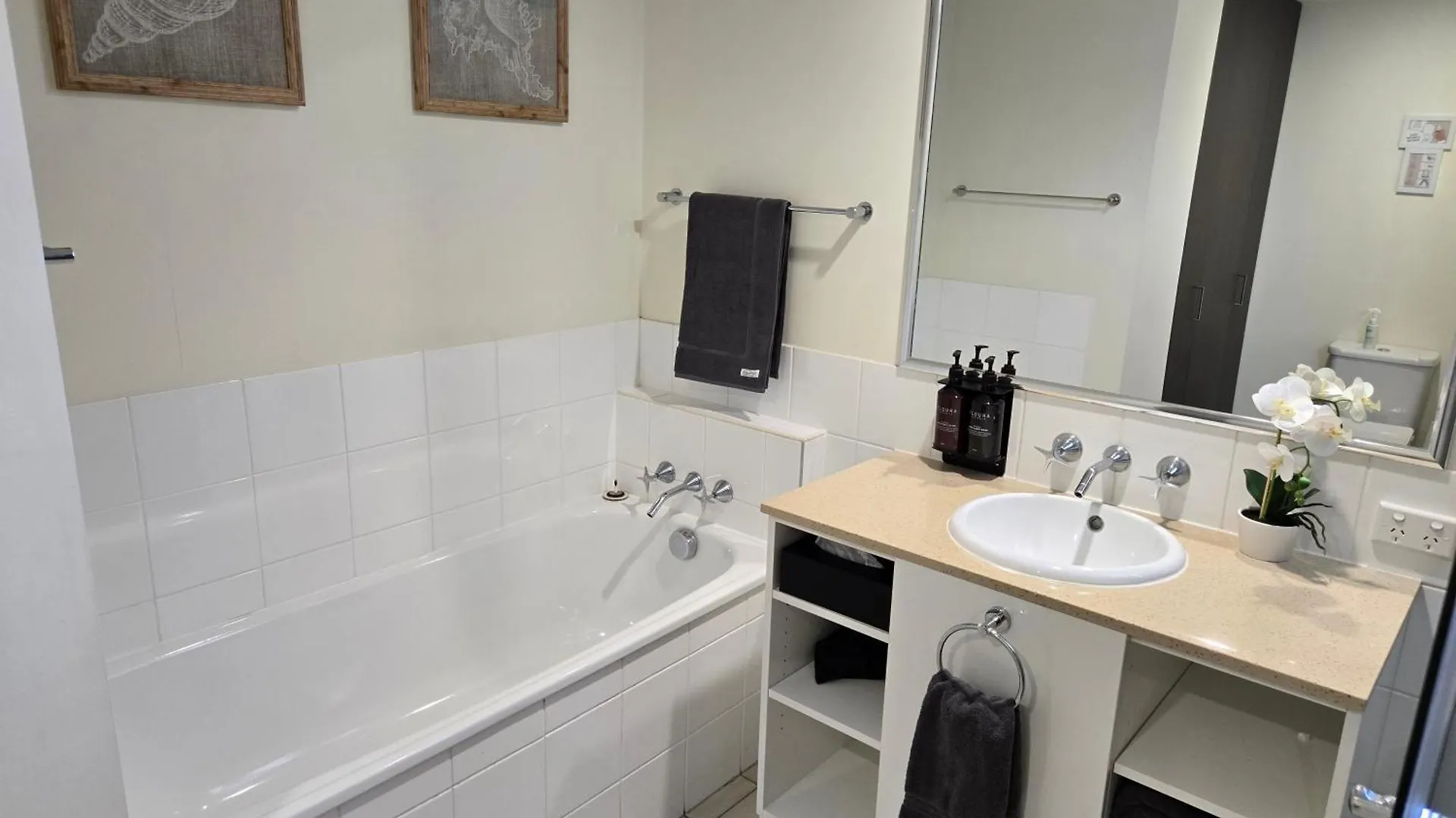 Cairns Reefside Retreats Apartment
