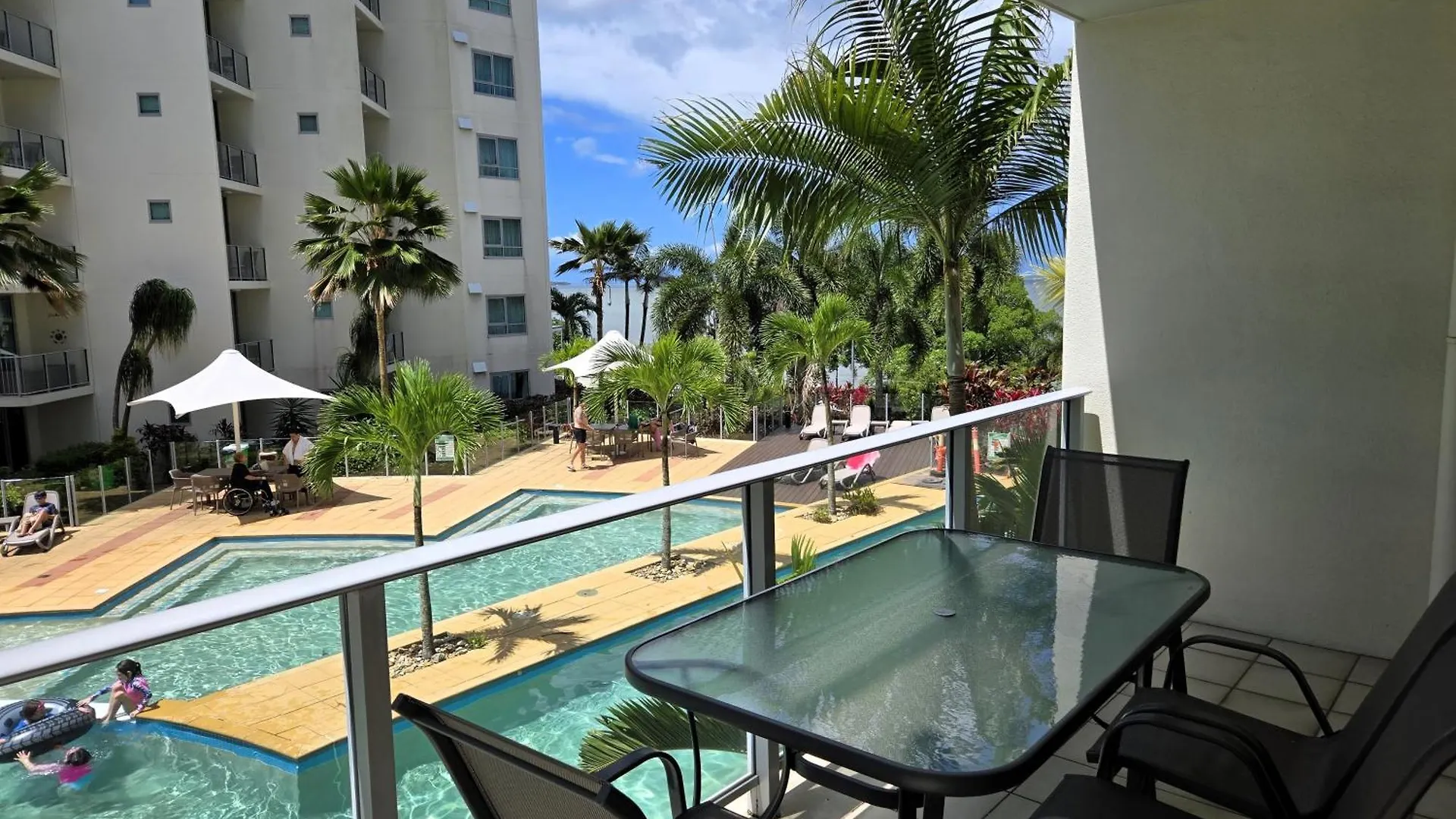 Cairns Reefside Retreats Apartment