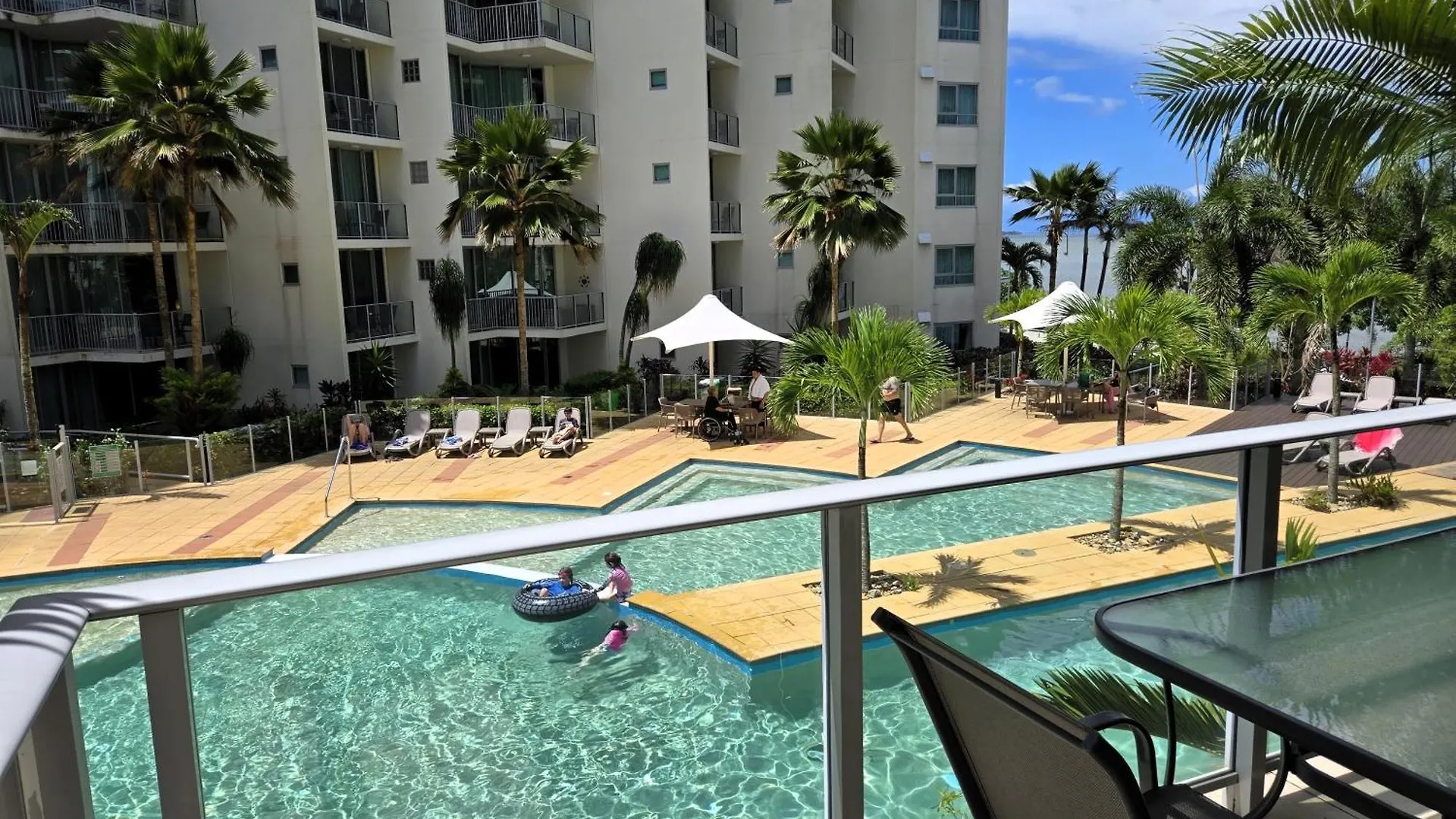 Cairns Reefside Retreats Apartment
