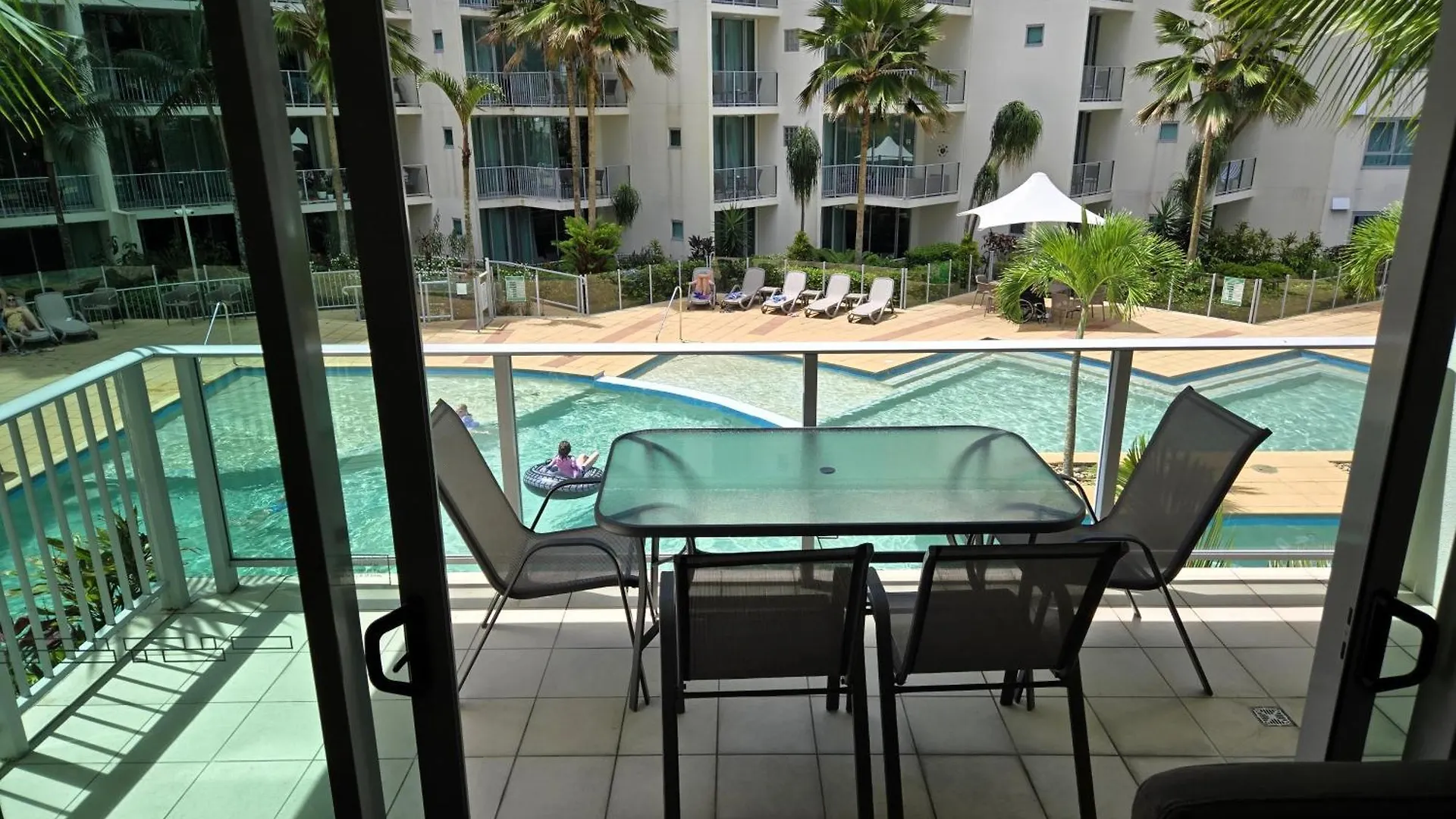Cairns Reefside Retreats Apartment